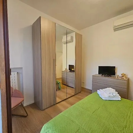 Апартаменти Sara&pietro's *